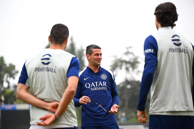 «Интер» тренировался на искусственном газоне